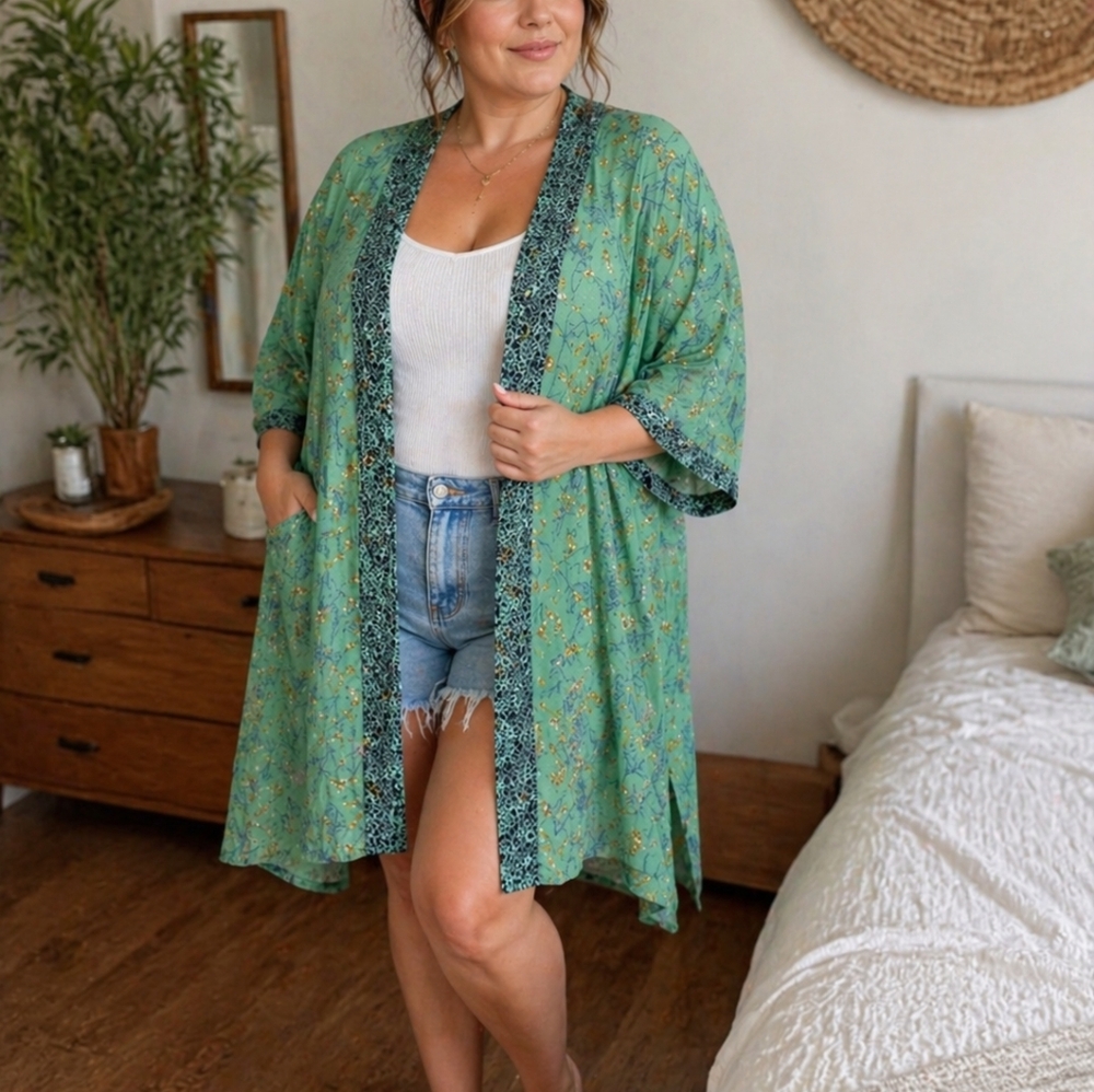 Light Green Floral Kimono Robe with Contrast Trim